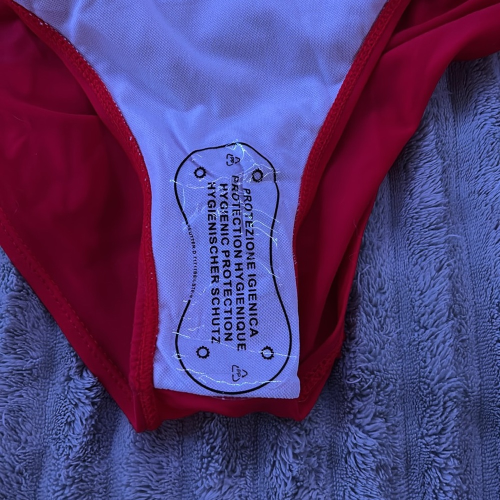 Red one piece Amazon swimsuit - Picture 6 of 6